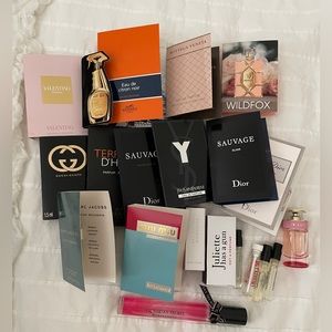 21 Designer Perfume Sampler Set with a Cosmetic Bag